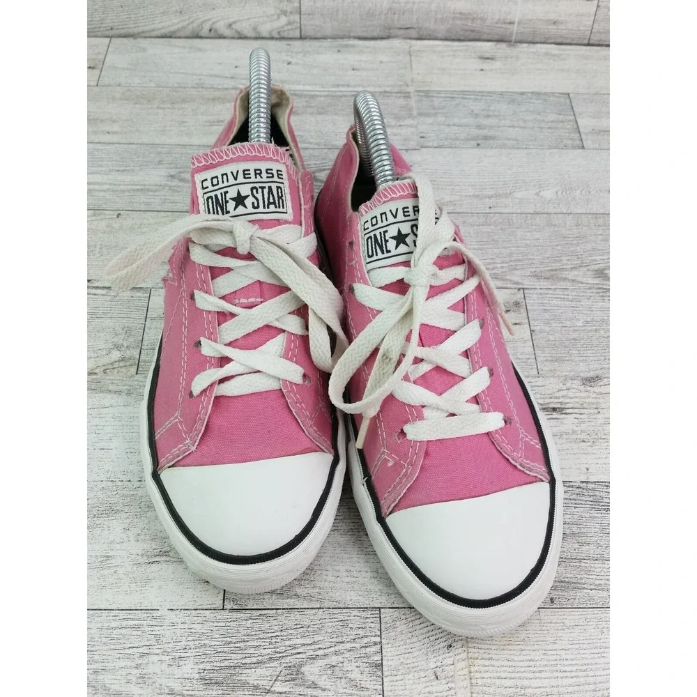 Vintage‎ Juniors Converse Shoes One Star Low Top Sneakers Pink Canvas Size 4